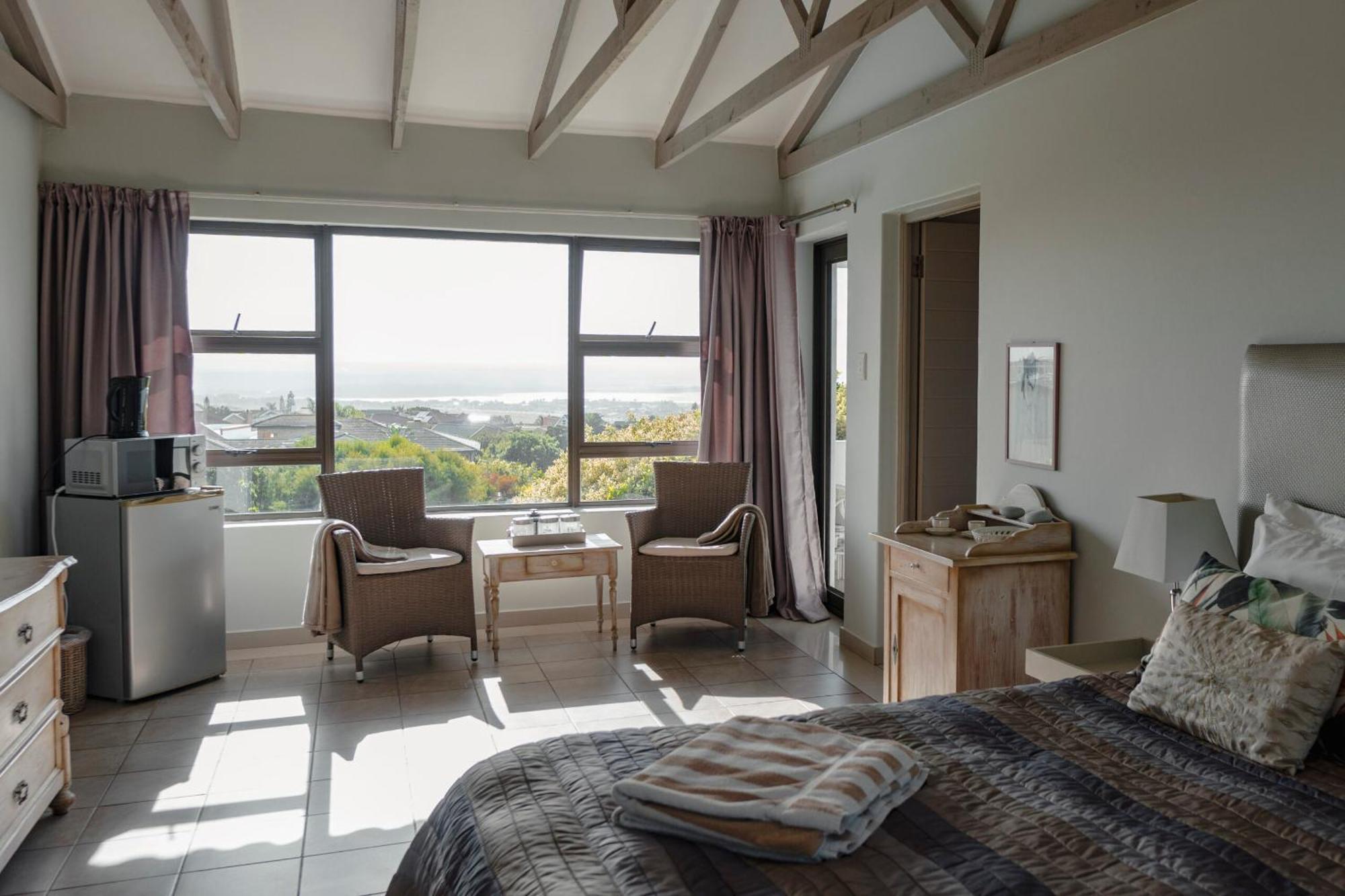 The Ocean Bay Luxury Guesthouse Jeffreys Bay Exterior photo