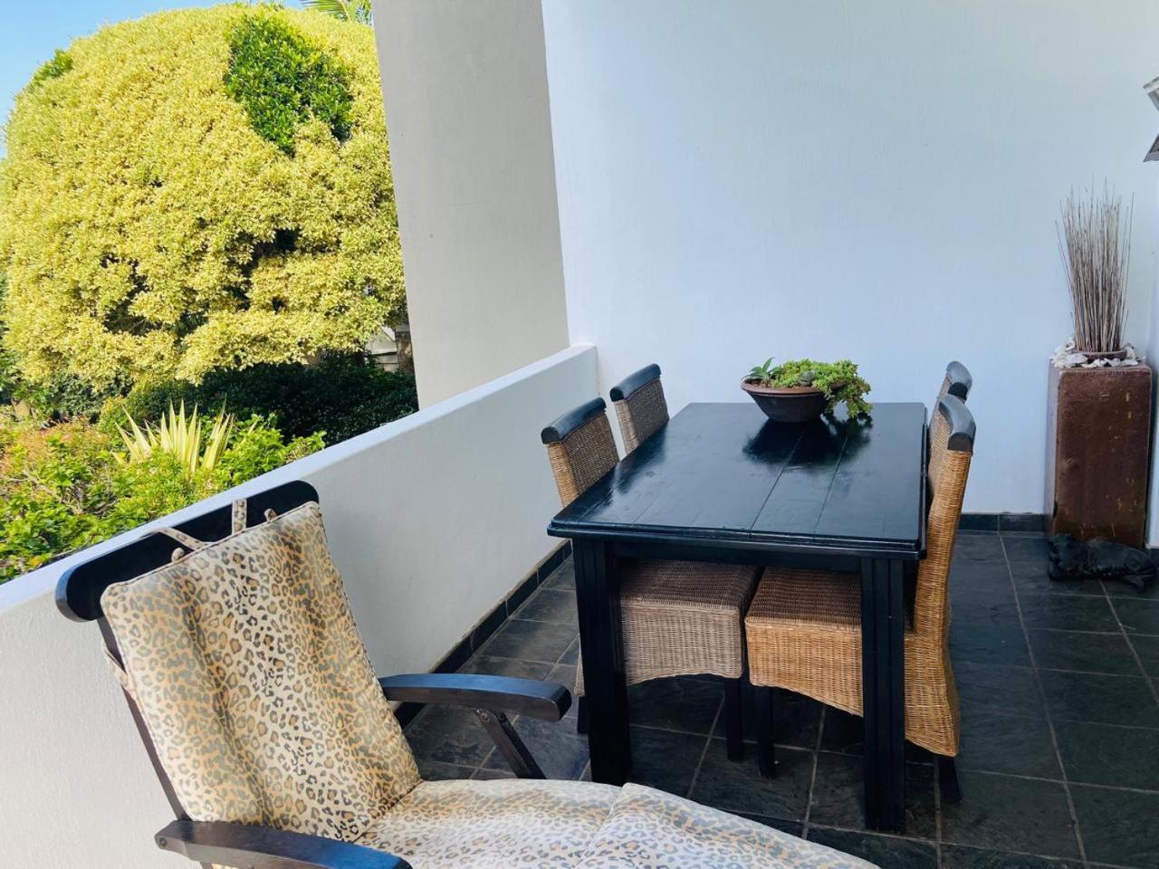 The Ocean Bay Luxury Guesthouse Jeffreys Bay Exterior photo